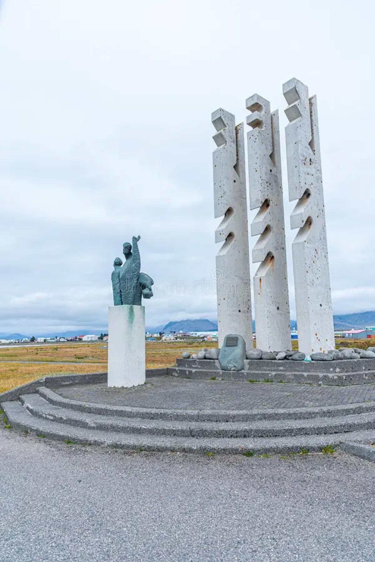 Monumento a los Marineros in east-iceland