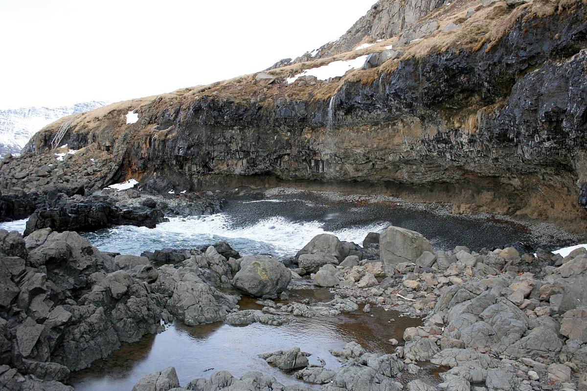 Páskahellir