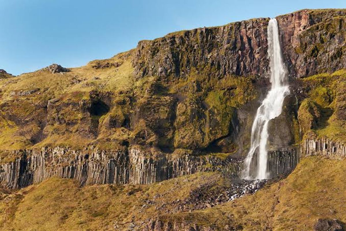 比亚尔纳瀑布 in snaefellsnes — photo 2