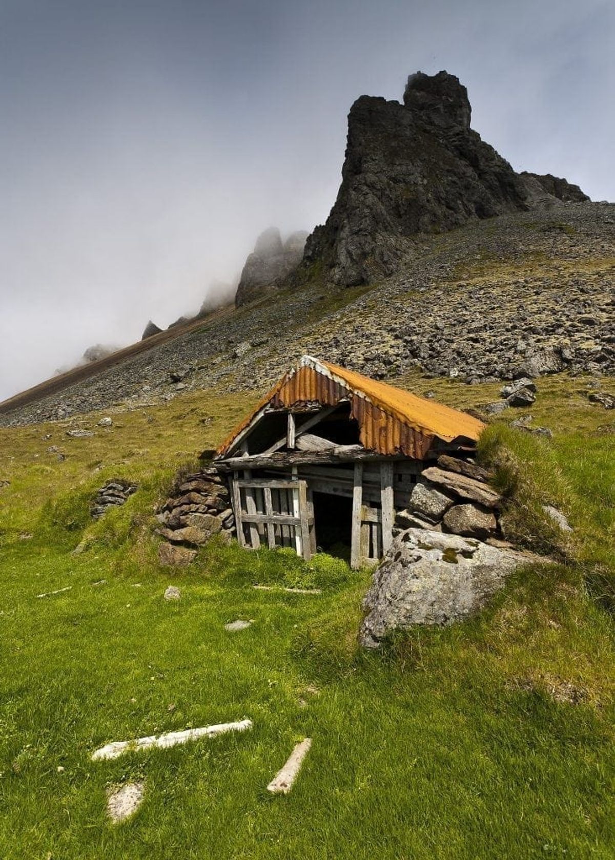 Vesturhorn in east-iceland — photo 1