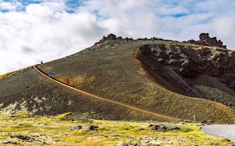 Saxhóll Crater