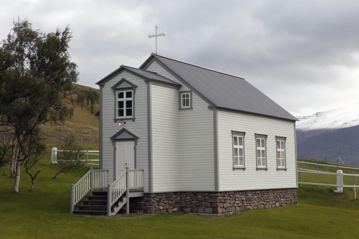 Urðakirkja