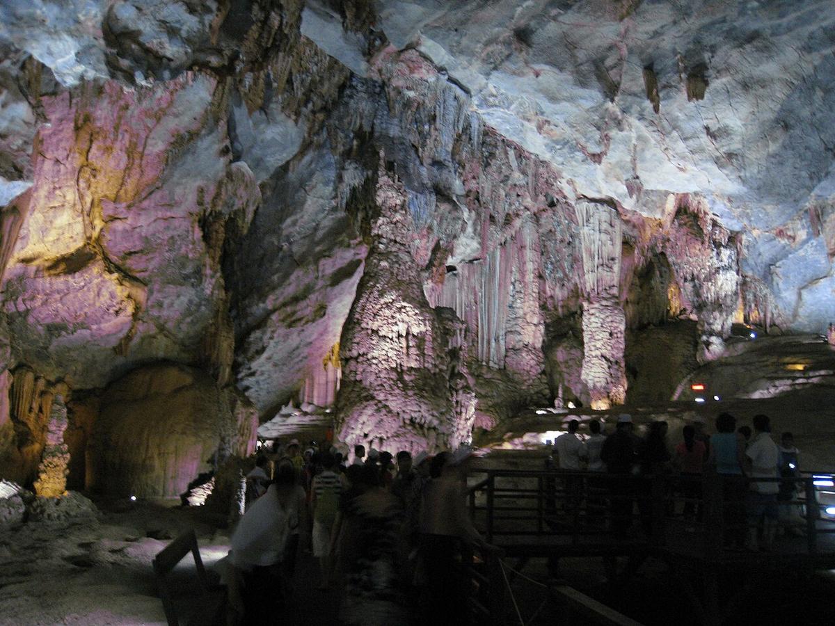 Cave Paradísarhellir