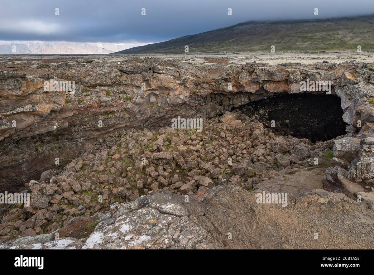 Cueva Stefánshellir in west-iceland — photo 2