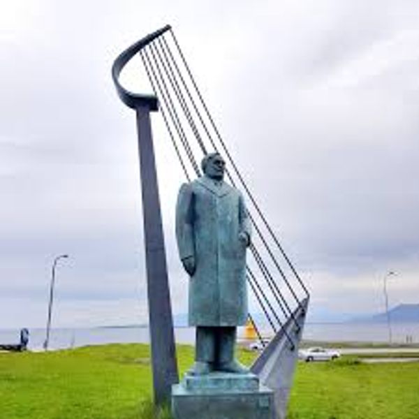 Einar Benediktsson and the Lyric Harp