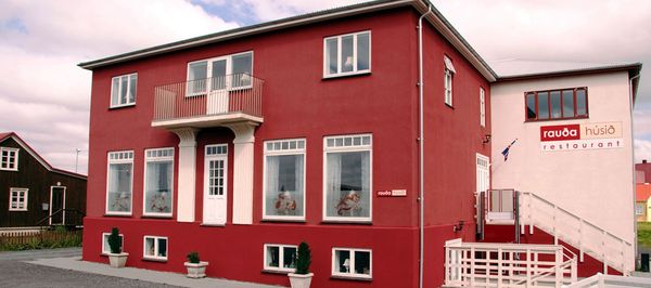 Rauða Húsið (The Red House)