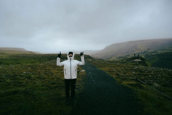 Undir friðar og landnámssól