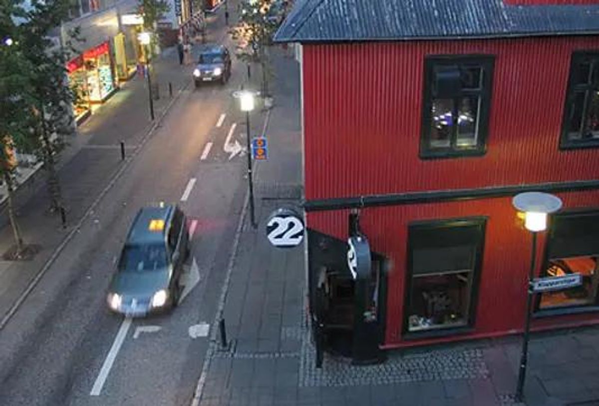 22