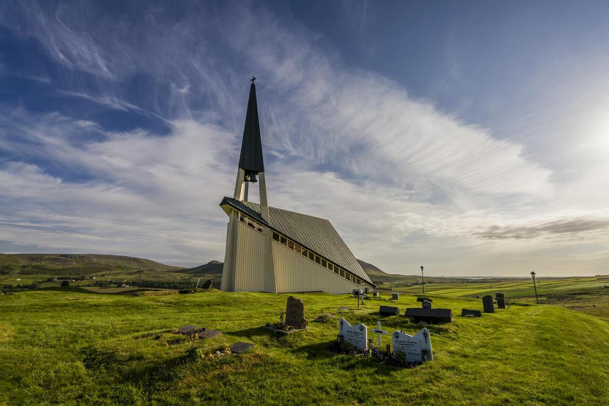 Á skáldaslóð: Glúfrasteinn - Mosfellskirkja