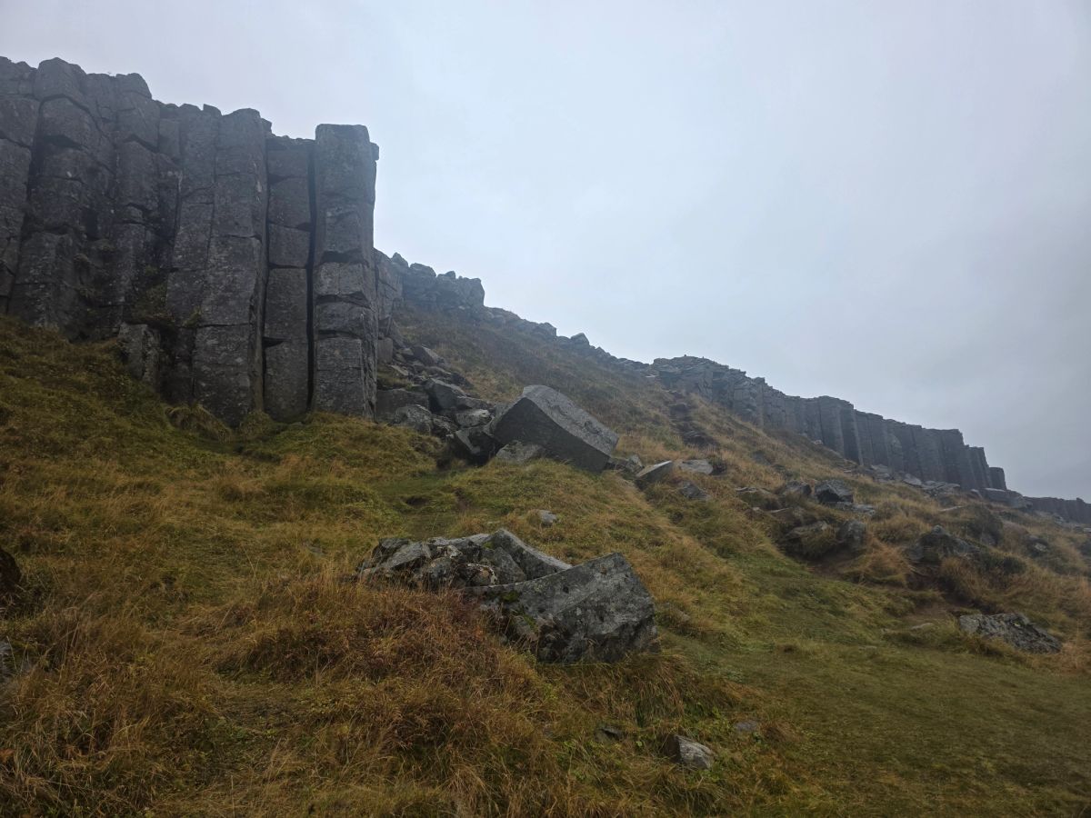 Columnas de basalto de Gerðuberg in snaefellsnes — photo 1