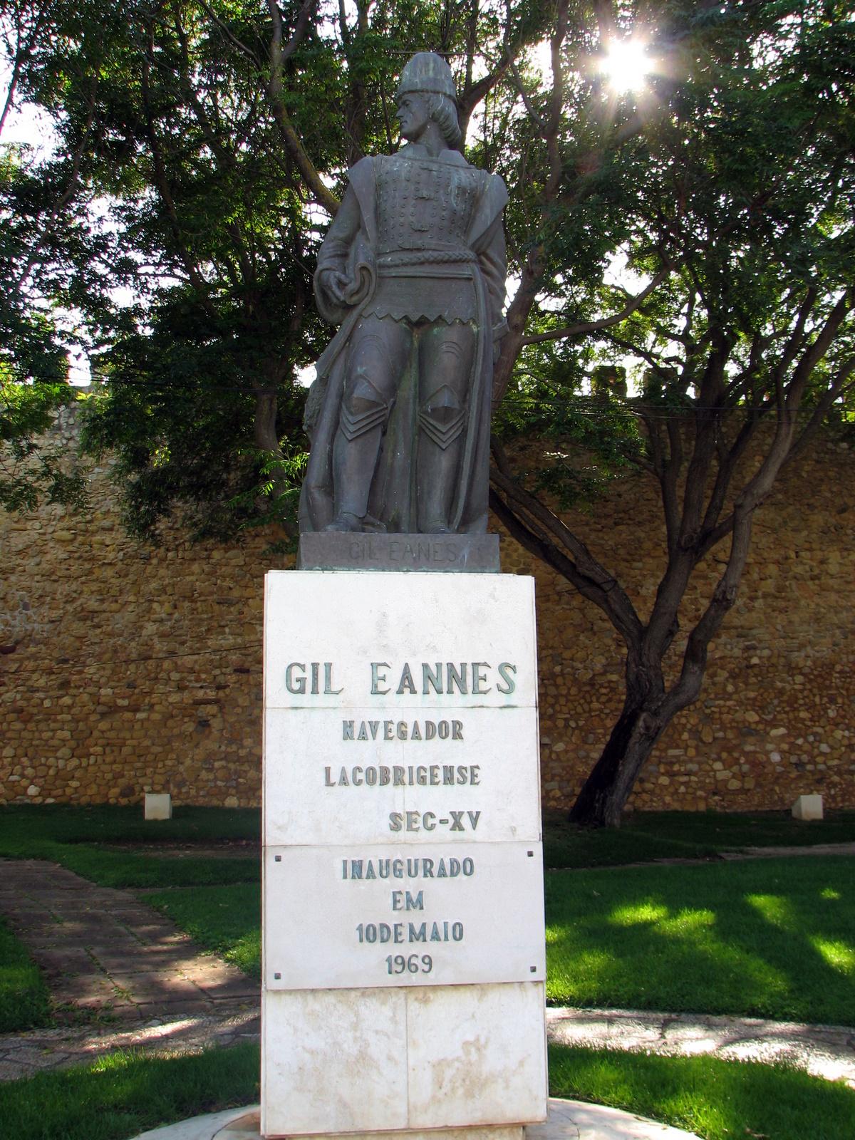 Gil