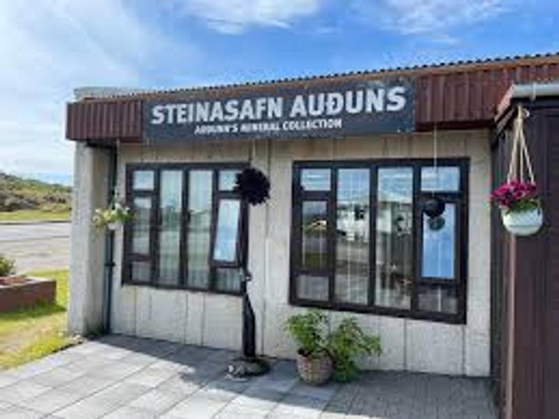 Steinasafn Auðuns (Audunns-mineral-collection)