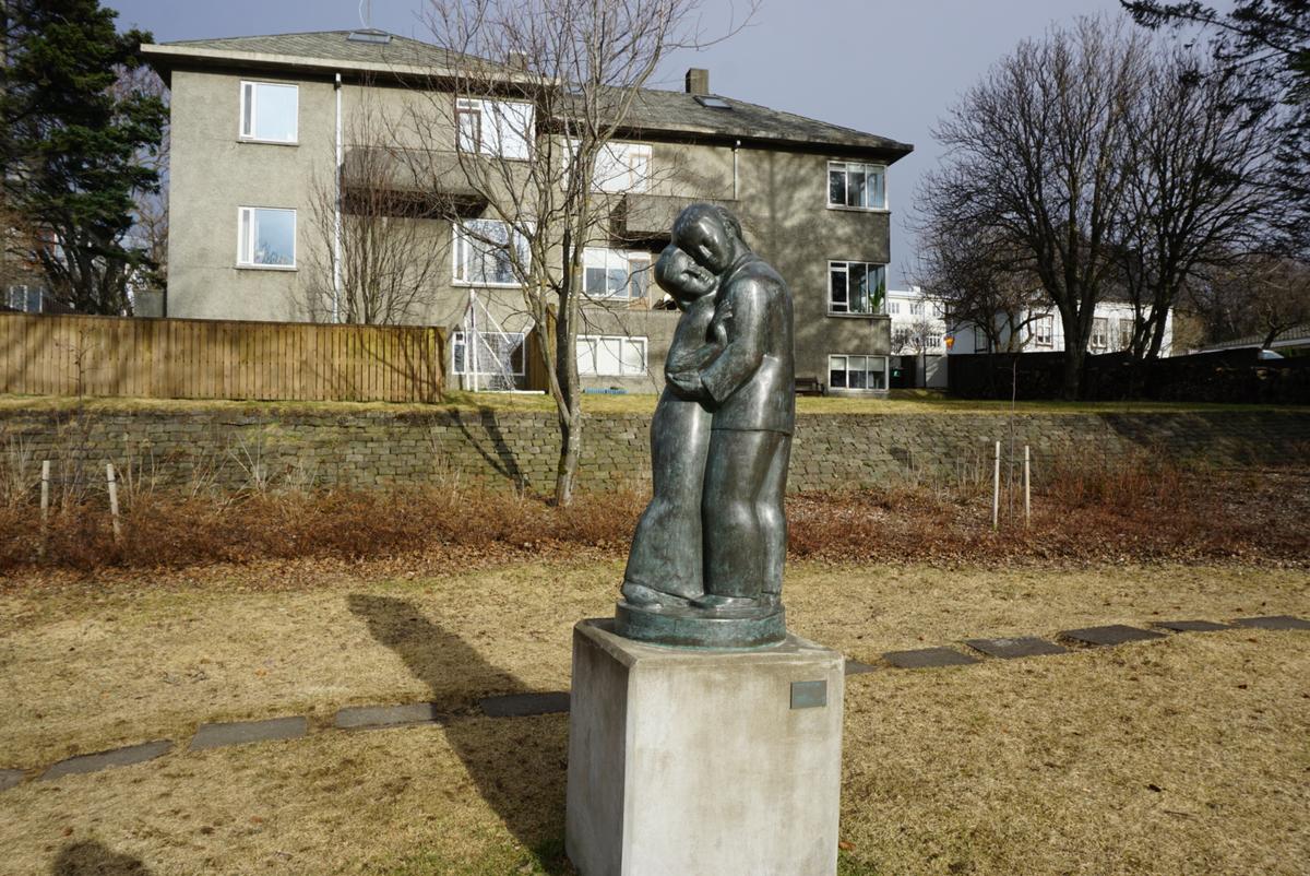 Piltur og stúlka