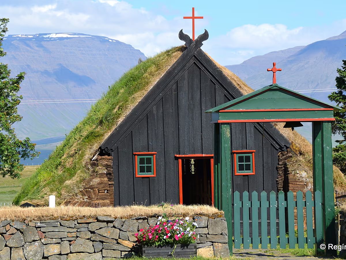 Iglesia de césped de Víðimýrarkirkja in north-iceland