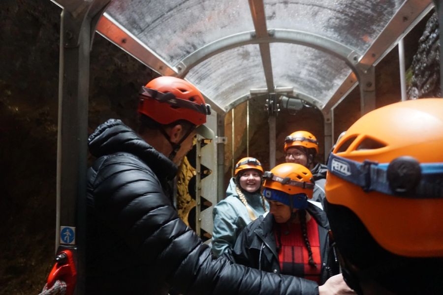 Dentro del Volcán – Nuestra Experiencia en Þríhnúkagígur
