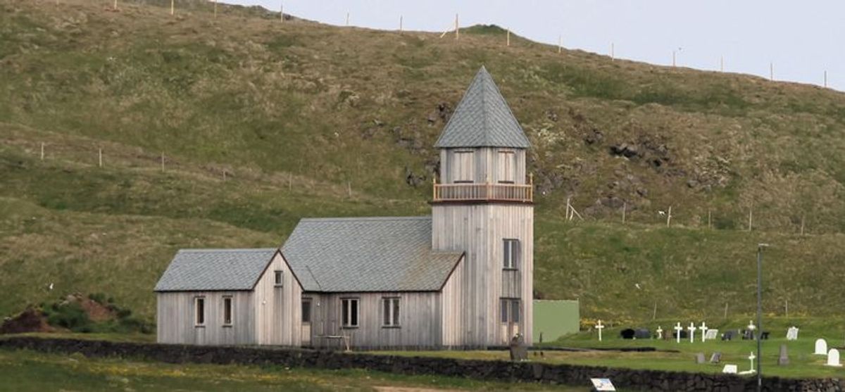Miðgarðakirkja