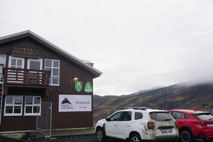 Dentro del Volcán – Nuestra Experiencia en Þríhnúkagígur