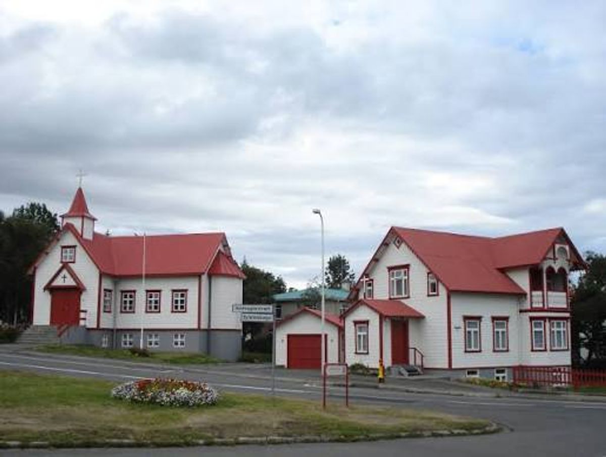 St. Peter's Catholic Church, Akureyri in north-iceland — photo 3
