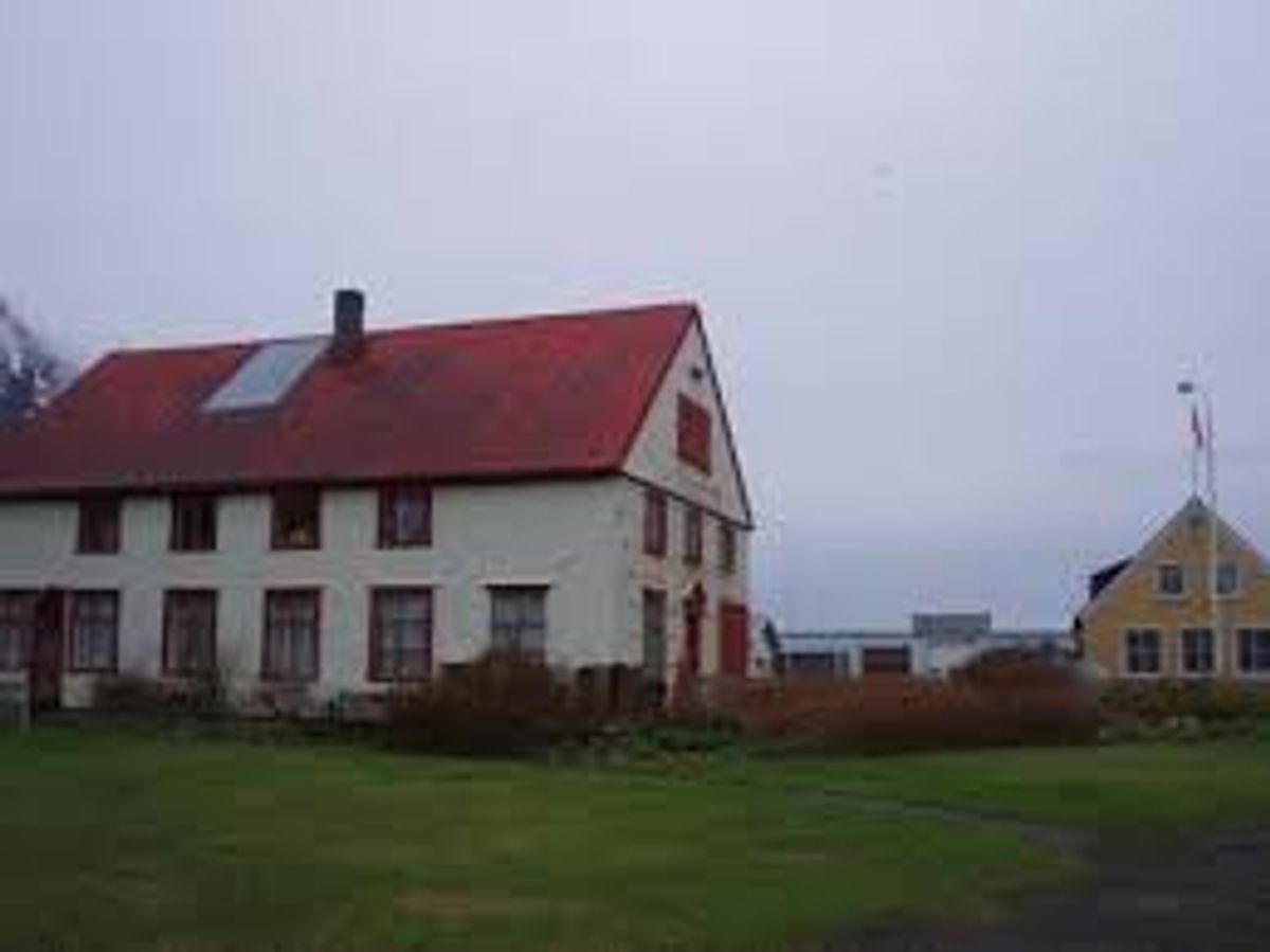 Húsin í Neðstakaupstað in westfjords — photo 2