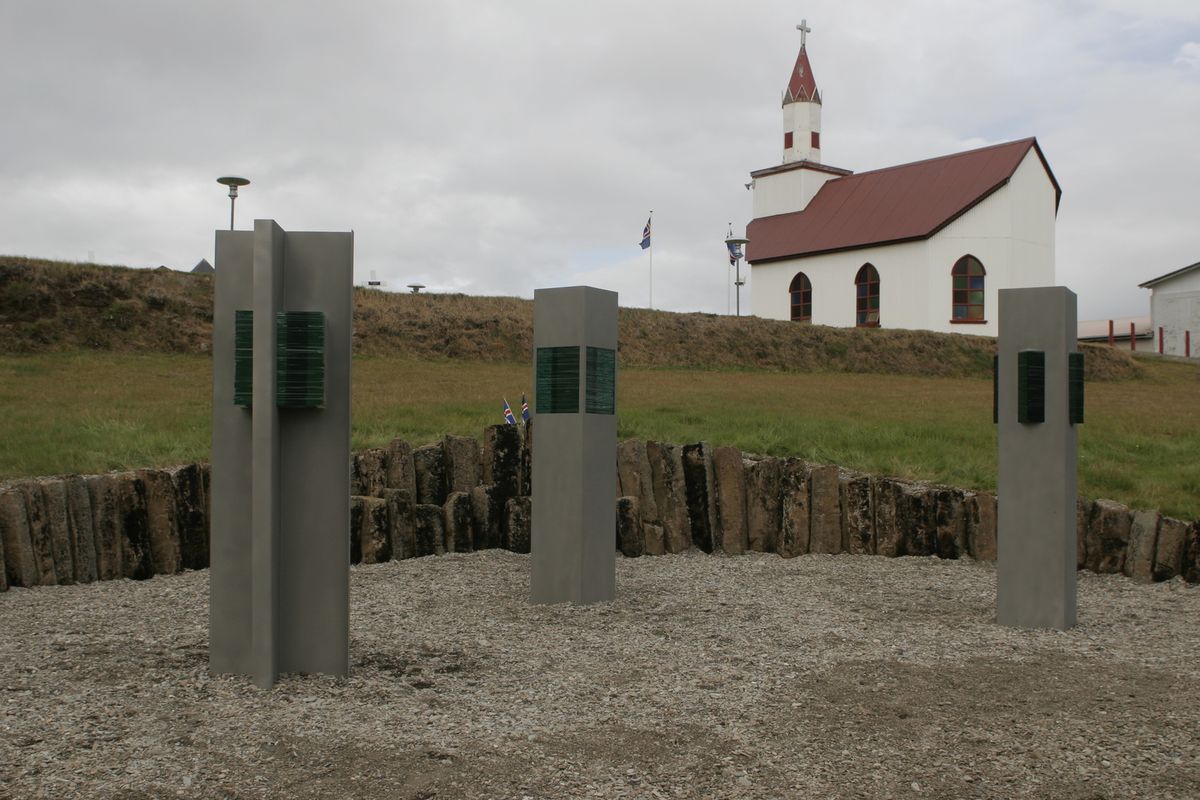 Skáldin þrjú (Los Tres Poetas) in west-iceland