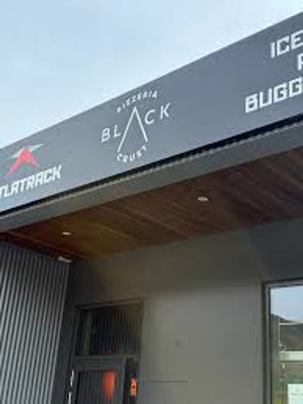 Black Crust Pizzeria