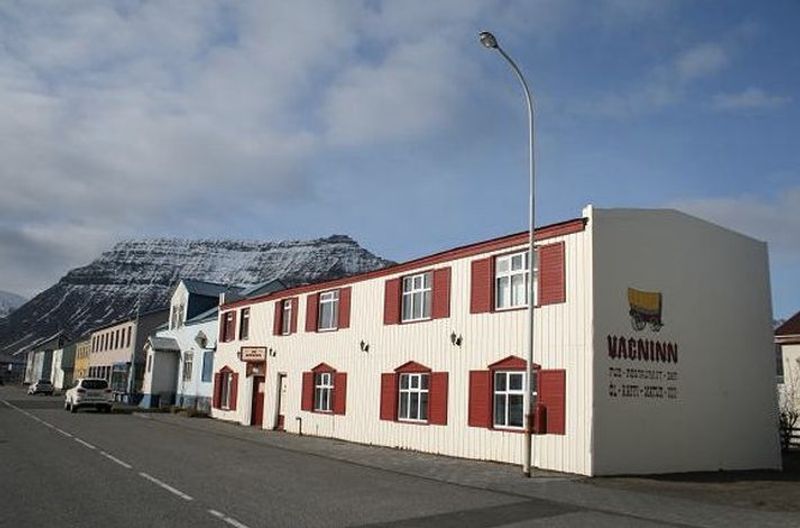 Vagninn - Flateyri