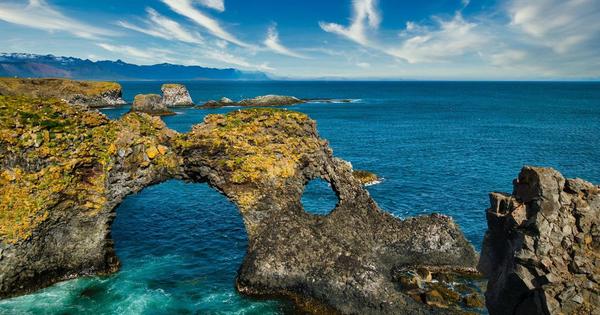 Gatklettur (Arch Rock)