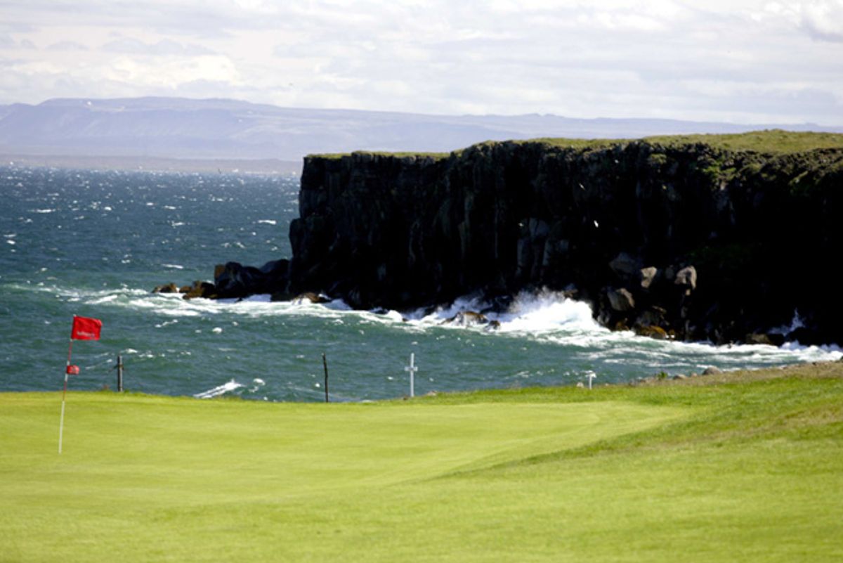 Suðurnes Golf Club in reykjanes — photo 3