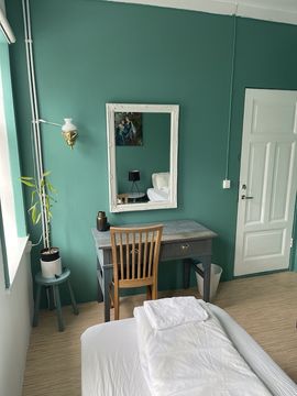 Mánagisting