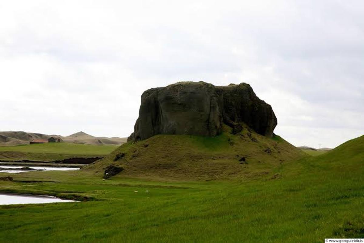 Systrastapi in south-iceland