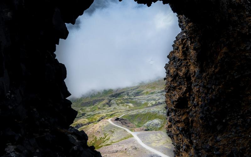 Sönghellir (Cave)