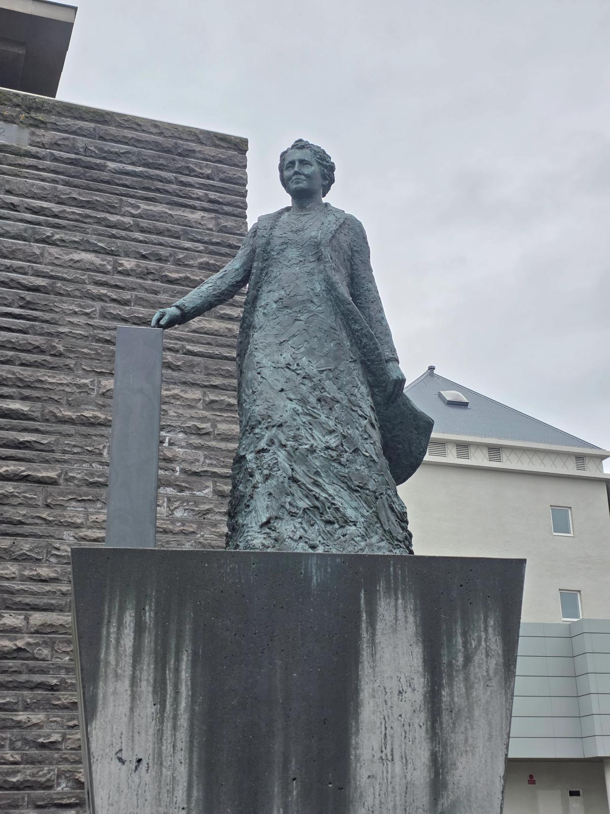 Ingibjörg H. Bjarnason in capital-region