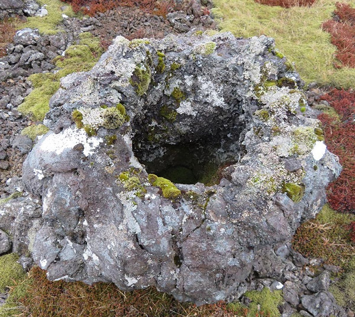 Hvassahraunskatlar in reykjanes — photo 1