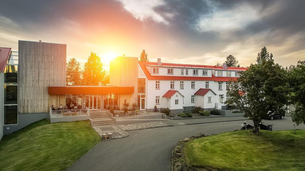 Gistihúsið - Lake Hotel Egilsstaðir