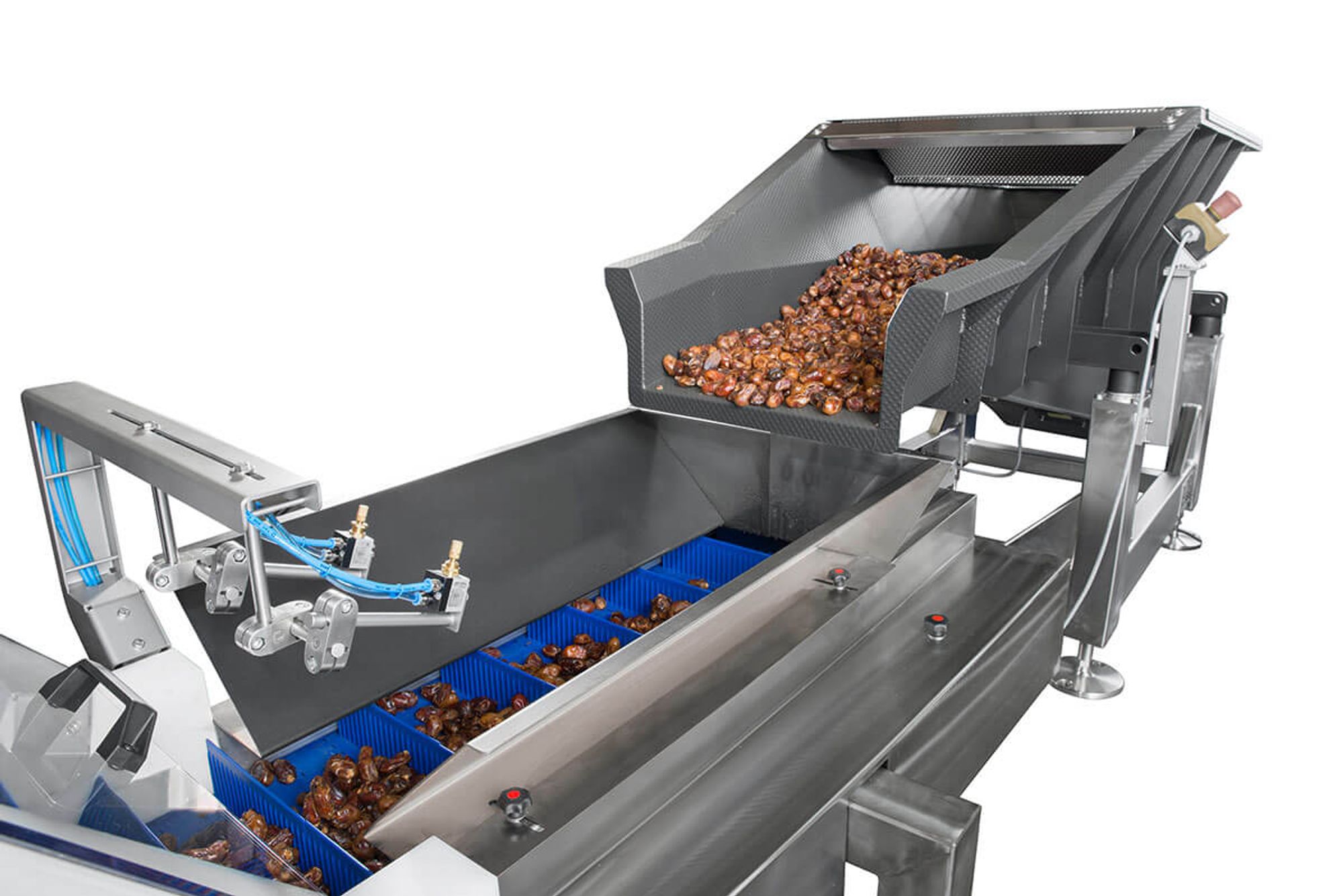 A Hastamat feeding system moving product into the weigher without an operator.