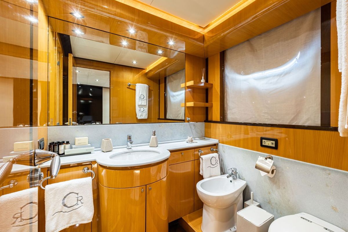 M/Y CAN'T REMEMBER image 4