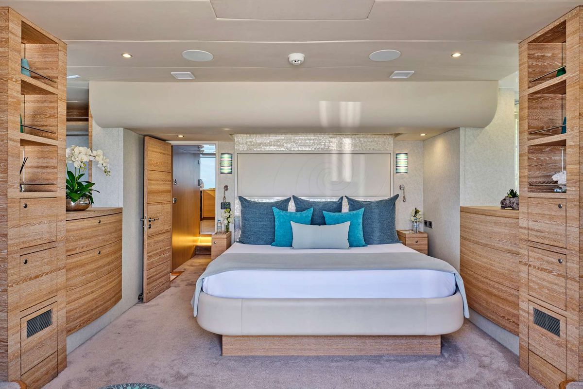 Master cabin with walk in closet