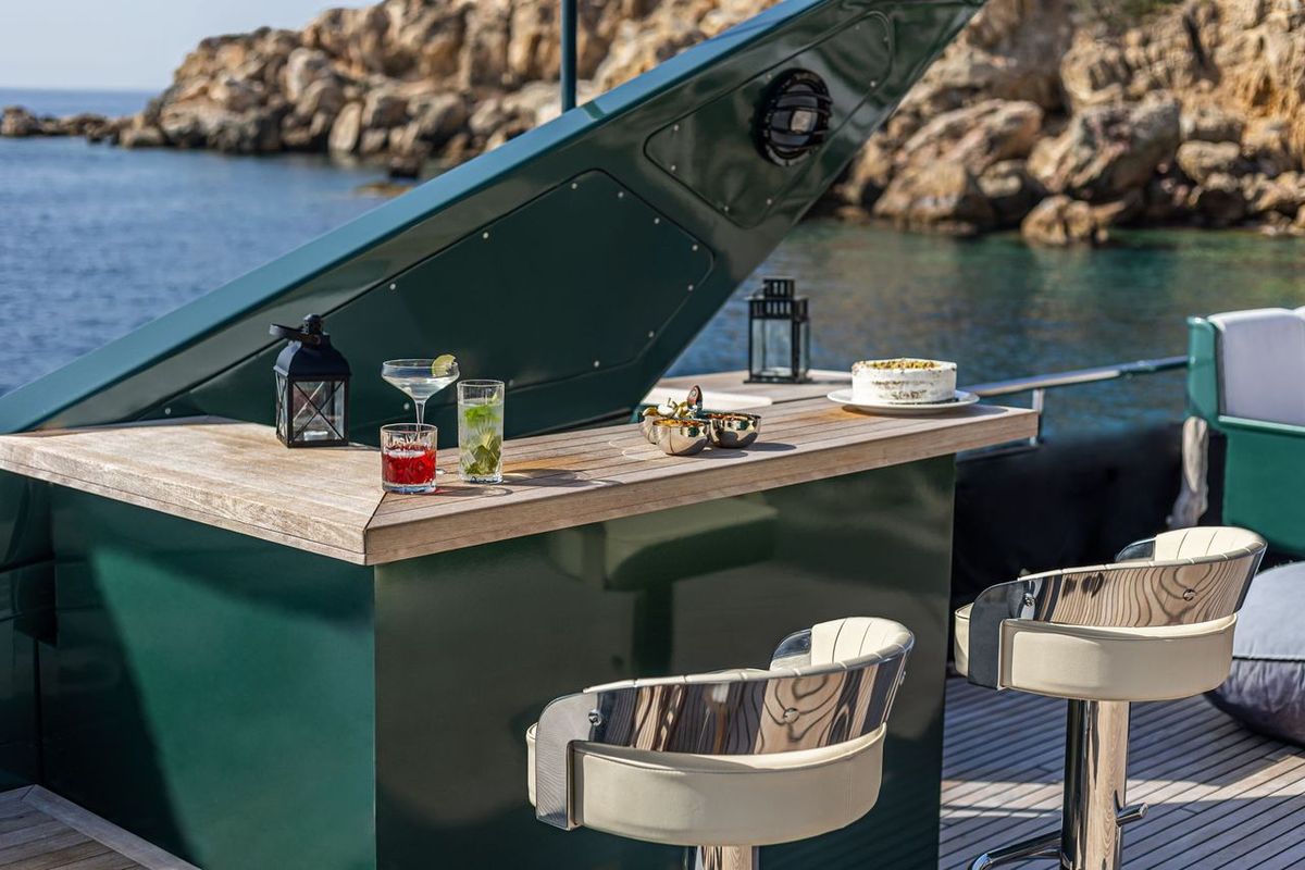 M/Y CAN'T REMEMBER image 9