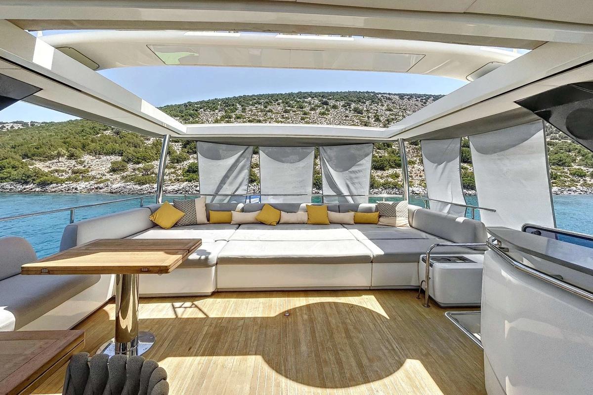 M/Y CRAZY HORSE  image 10