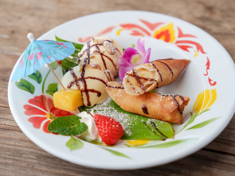 Banana Fried Springroll with Vanilla Ice