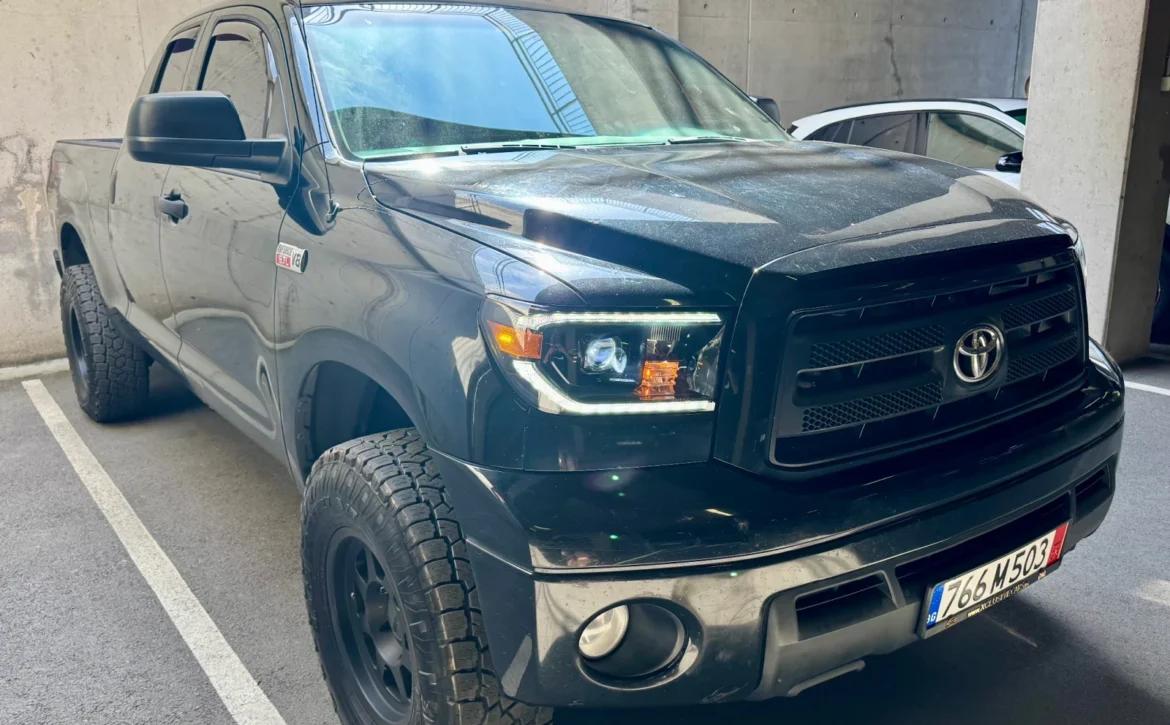 Фото Toyota Tundra 5.7 /V 8/ 4 x 4 2