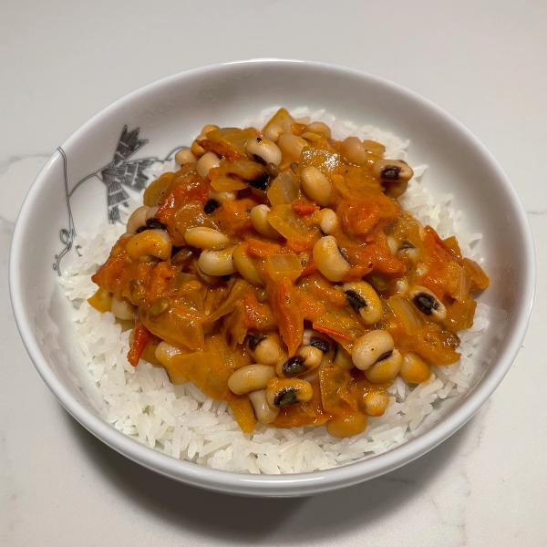 Kunde (Kenyan Black-Eyed Peas and Tomatoes in Peanut Sauce)