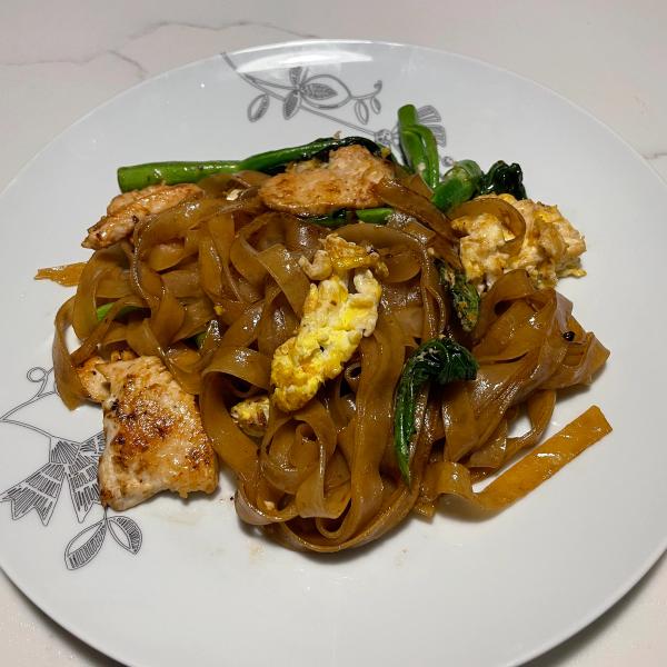 Pad See Ew (Thai Stir Fried Noodles)