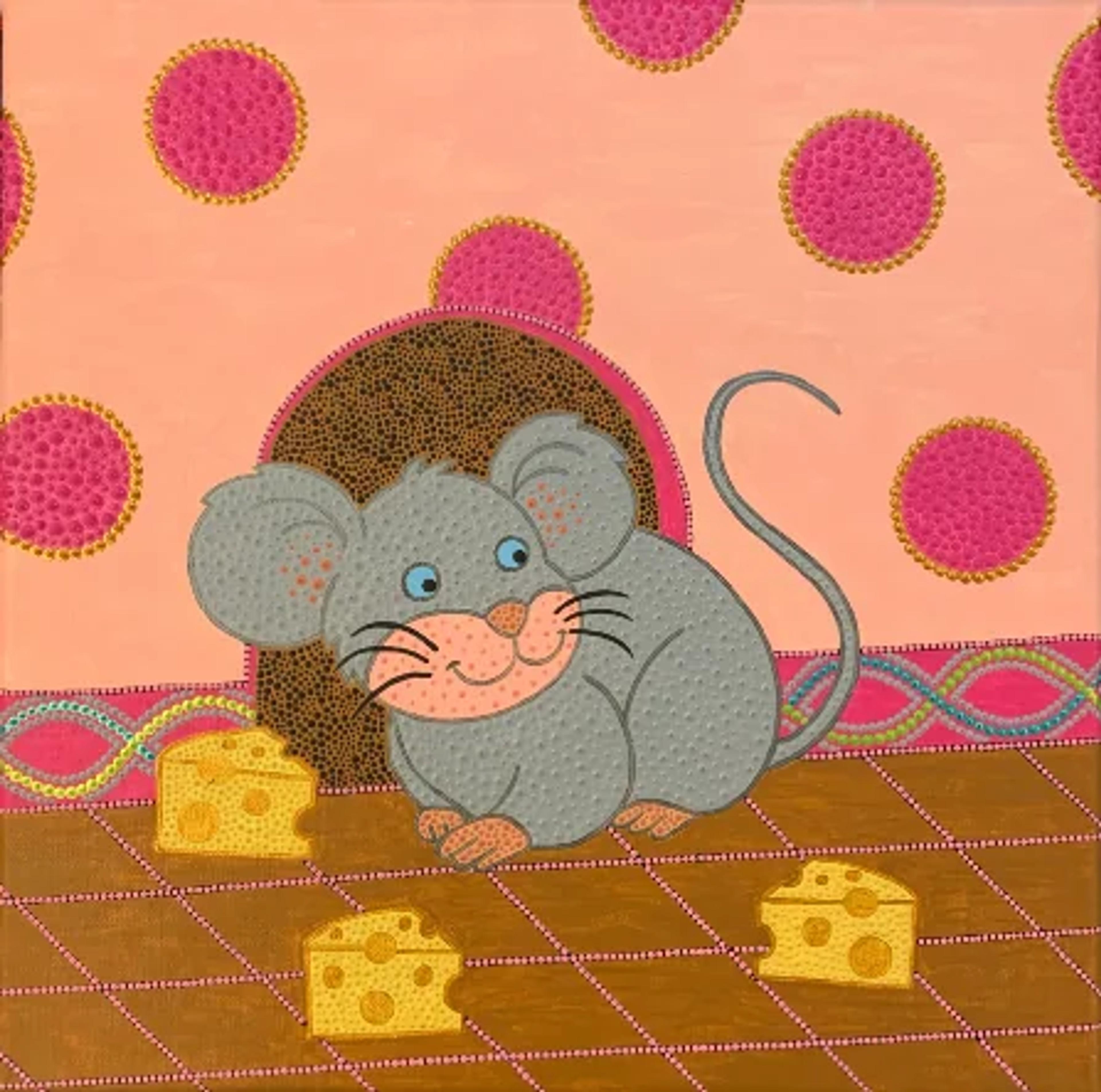 Caroline Pons: "Sans titre — Toile #290". Art aborigène contemporain. Souris grise souriante, fromage et terrier pointilliste sur fond rose orangé à pois fuchsia.