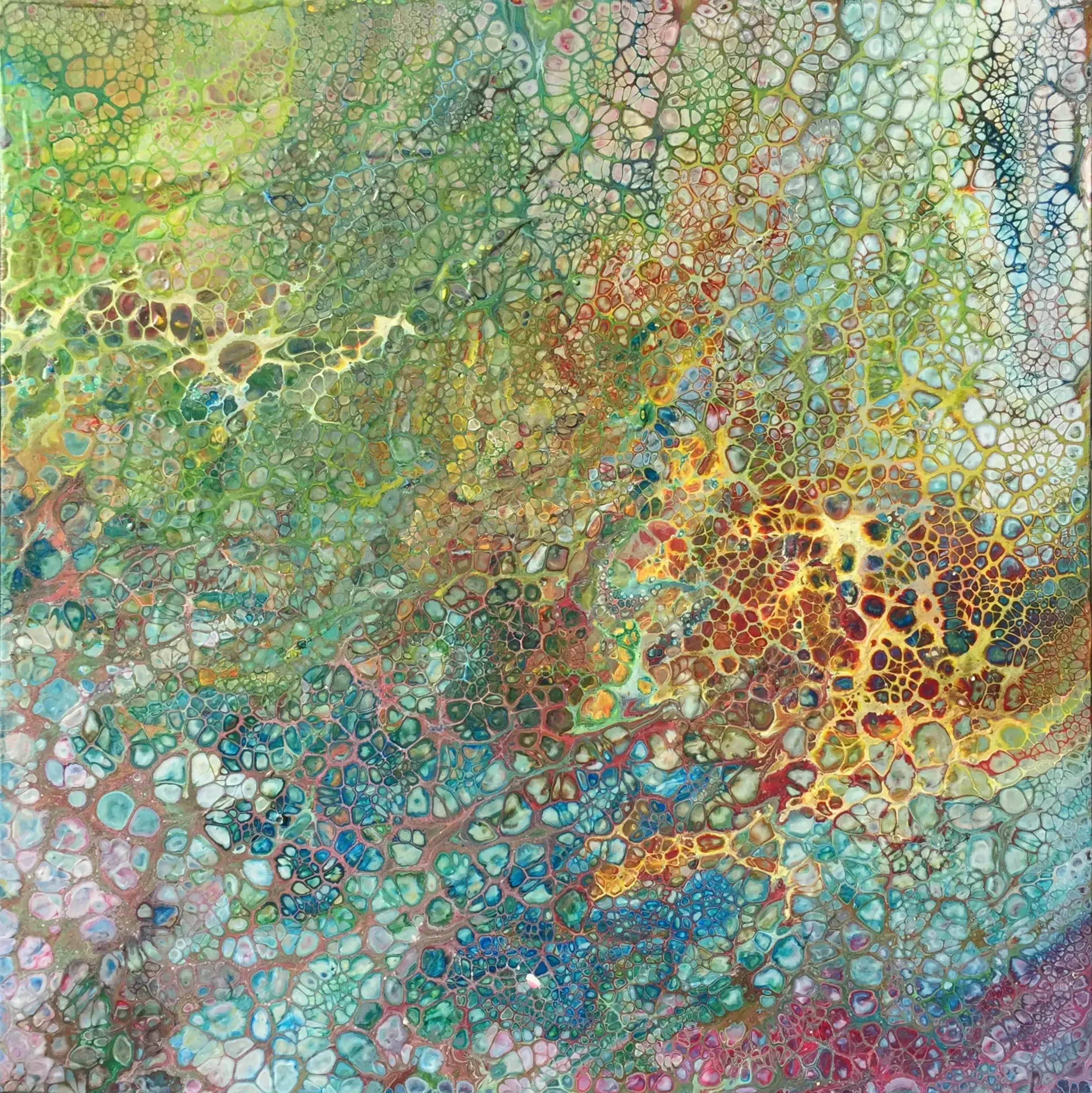 Tableau abstrait contemporain de Caroline Pons, œuvre fluide aux tons verts, bleus, avec des cellules jaunes et rouges, créant une ambiance organique et texturée.