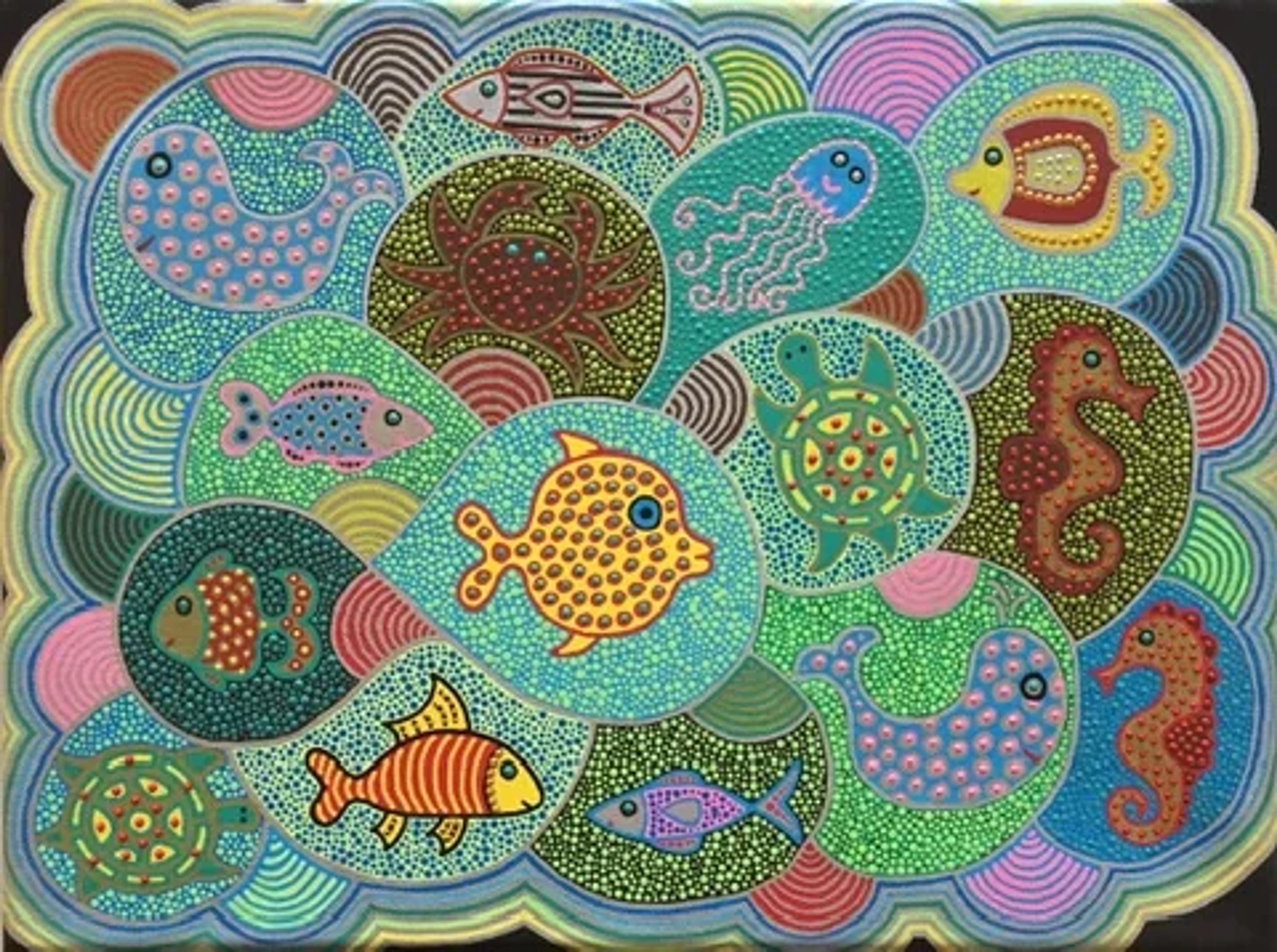 Œuvre "Poissons" de Caroline Pons. Une toile acrylique aux couleurs vives, représentant divers animaux marins (poissons, tortue, crabe, hippocampe) en dot art. Un art aborigène contemporain vibrant.