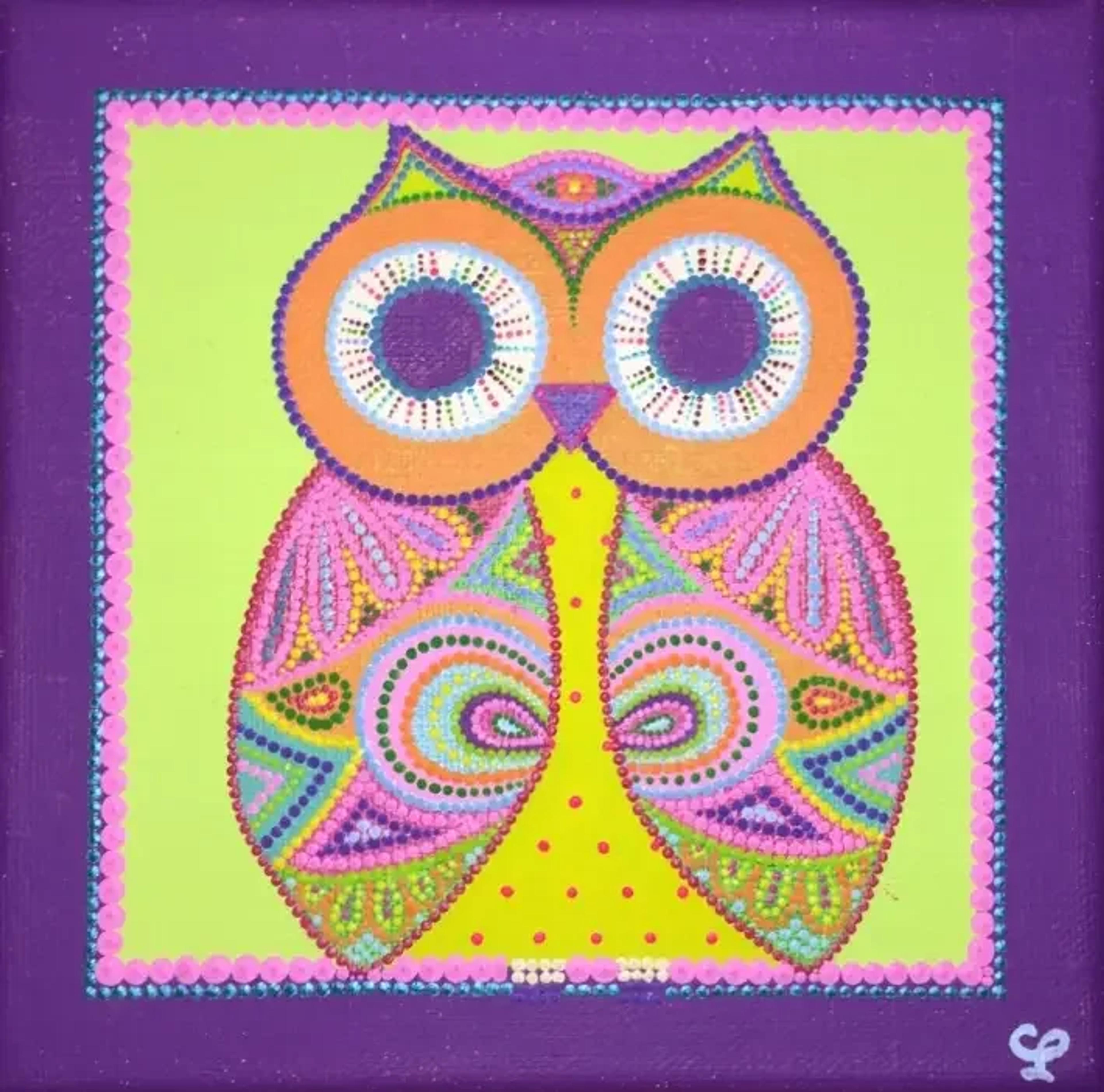 Caroline Pons' "Chouette Lindy": a Modern abstract painting. Vibrant dot art owl, pink, orange, neon yellow, blue shapes on lime green, framed by rich purple. Cheerful ambiance.
