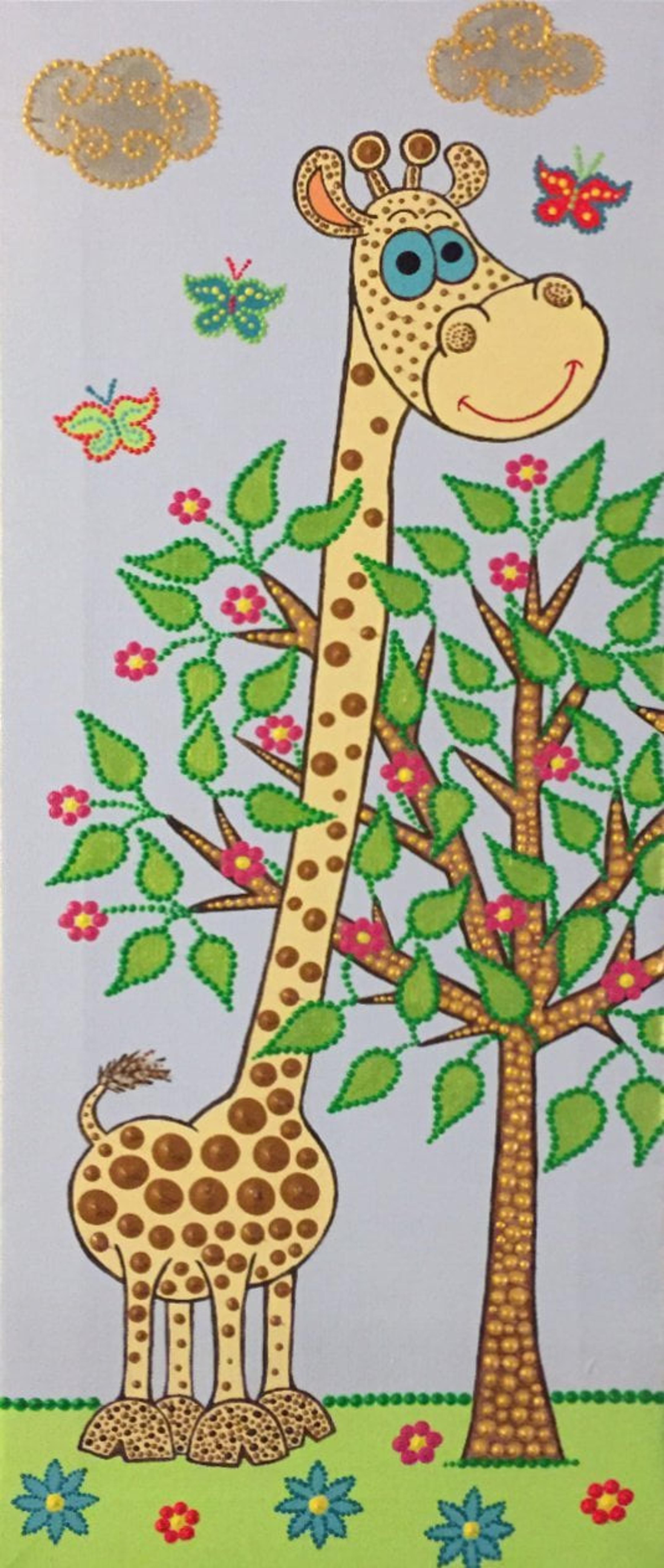 Caroline Pons: Œuvre originale d'une girafe souriante en pointillisme, avec papillons et fleurs sur fond bleu clair. Cette toile acrylique colorée offre une scène enfantine et joyeuse.