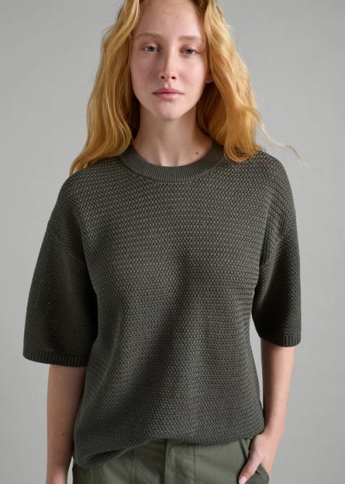 LIGHT KNITWEAR
