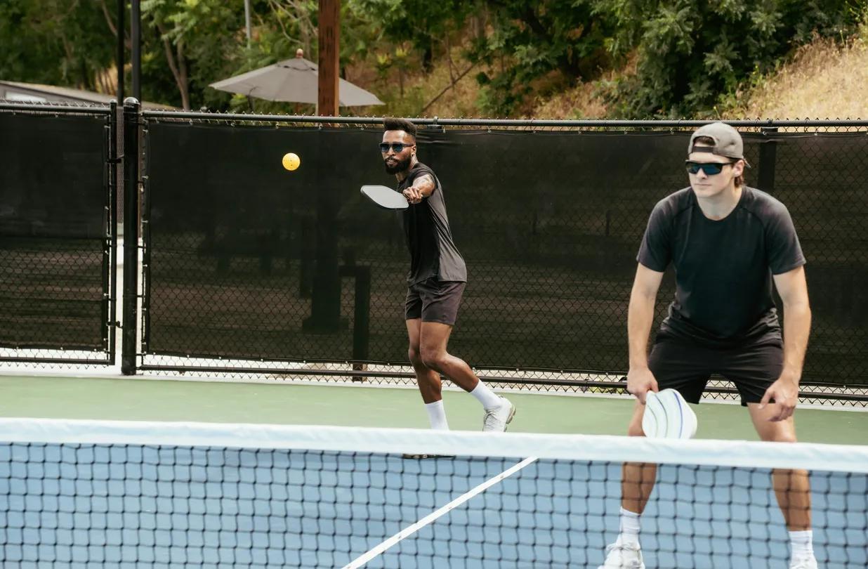 Pickleball vs Racquetball: Differences & Similarities